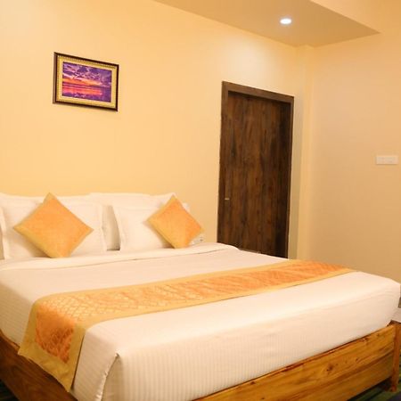 Goroomgo Silicon Residency Puri Near Sea Beach & Temple - Luxurious Room - Lift And Parking Facilities - Best Seller المظهر الخارجي الصورة
